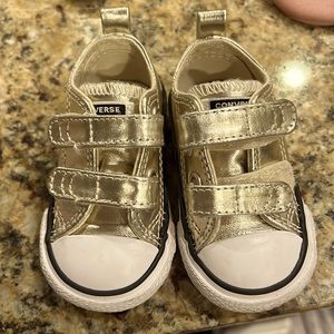 Gold baby converses size 3